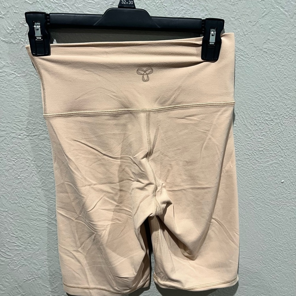 TNA Beige Active Shorts Butter Soft Size Small Nice Neutral Color EUC - Picture 2 of 4